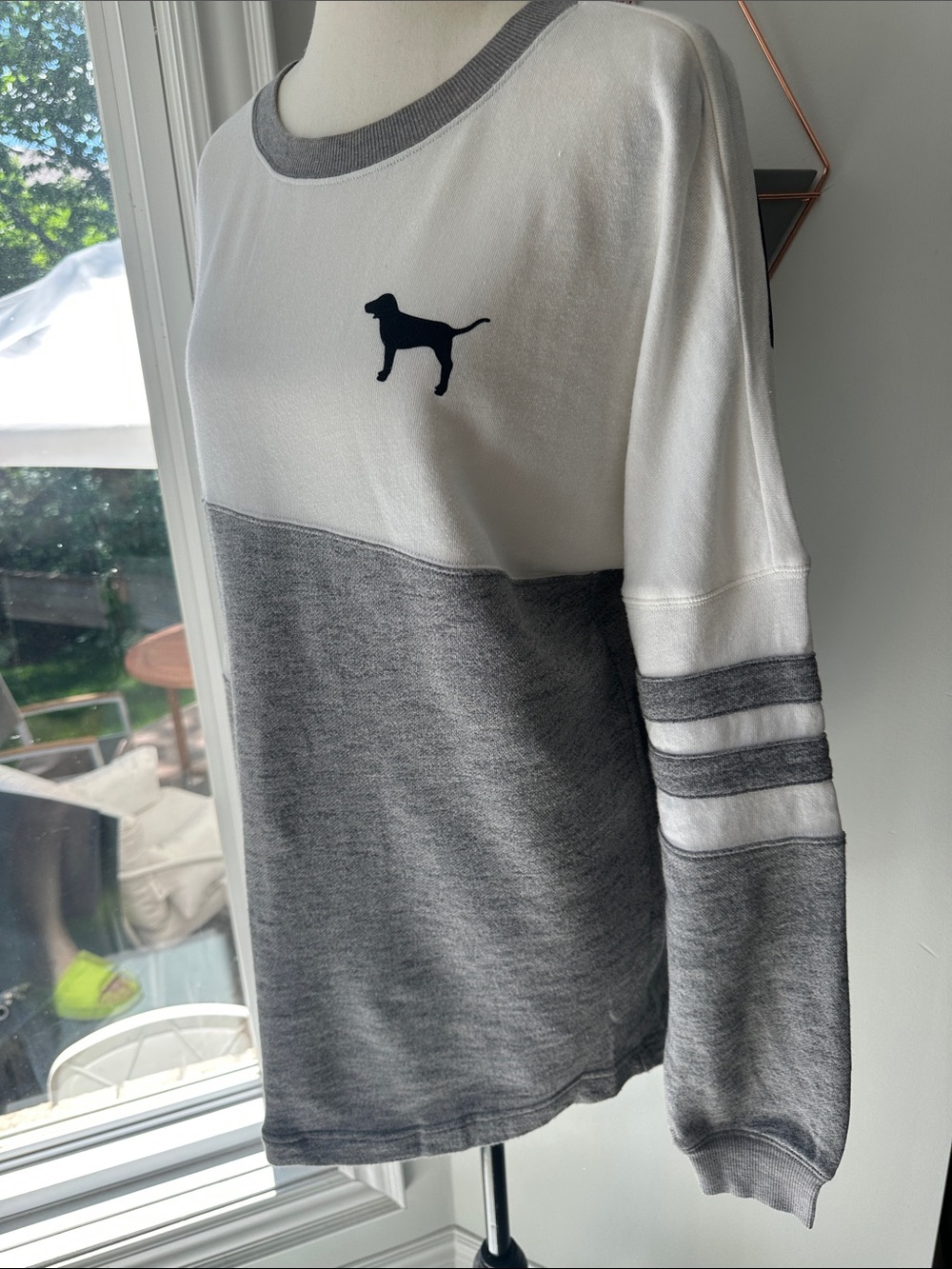 VICTORIA’s SECRET PINK Gray White Long-Sleeve Sweater Sweatshirt Jersey Sz Small - Picture 7 of 10